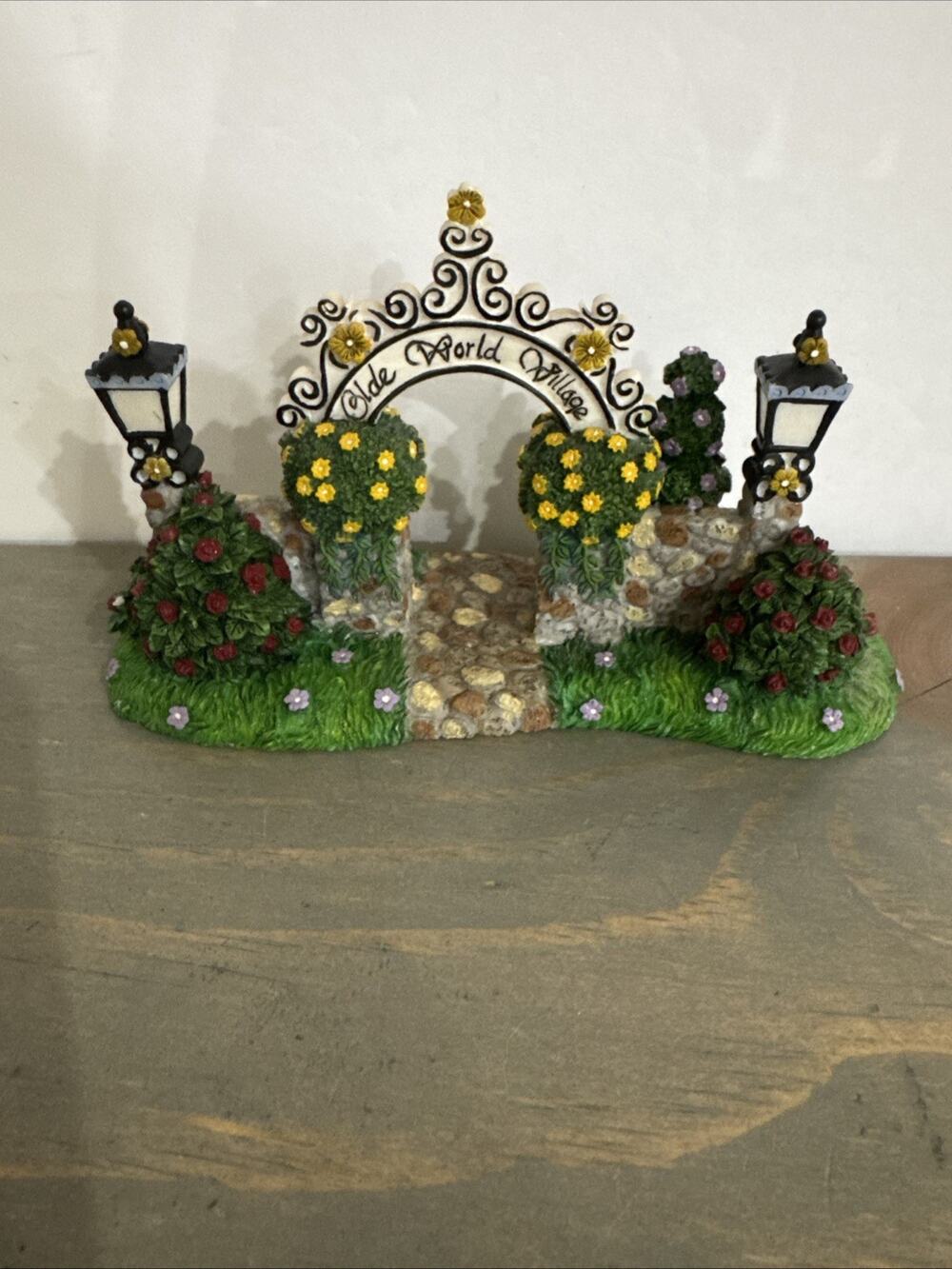 PARTYLITE OLDE WORLD VILLAGE ARBOR GATEWAY P7322HC